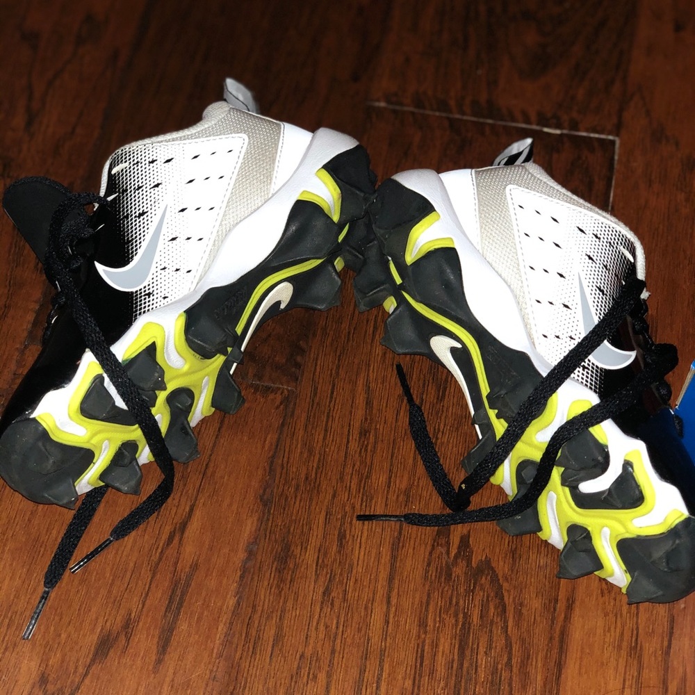 Like new football cleats 12c